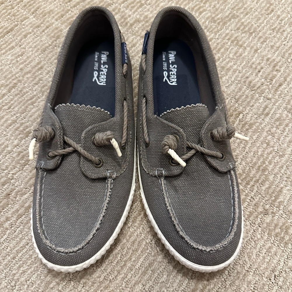 New Sperry boat shoes - size 9.5